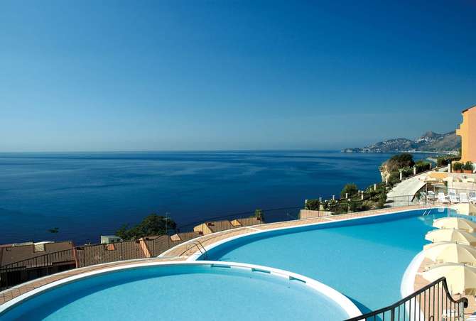 vakantie-naar-Capo Dei Greci Taormina Bay Hotel Spa-mei 2025
