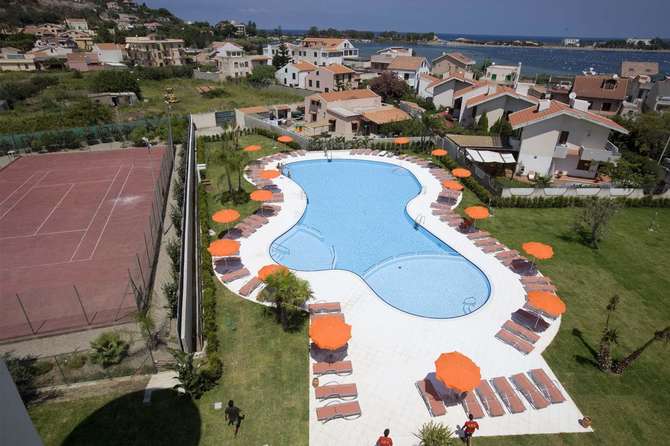 vakantie-naar-Capo Peloro Resort-mei 2025