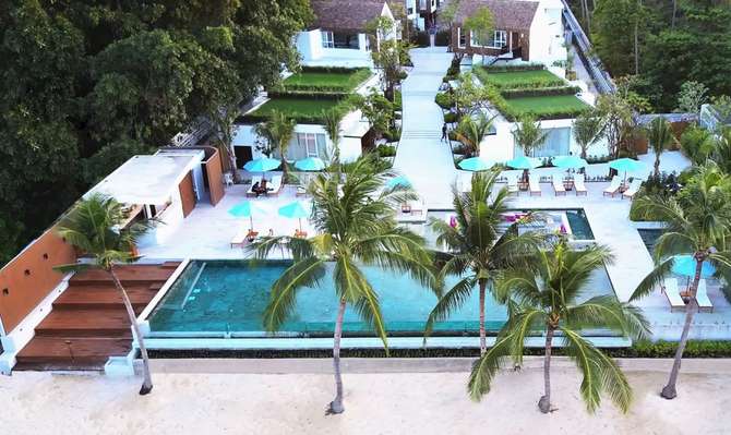 vakantie-naar-Celes Beachfront Resort-april 2024