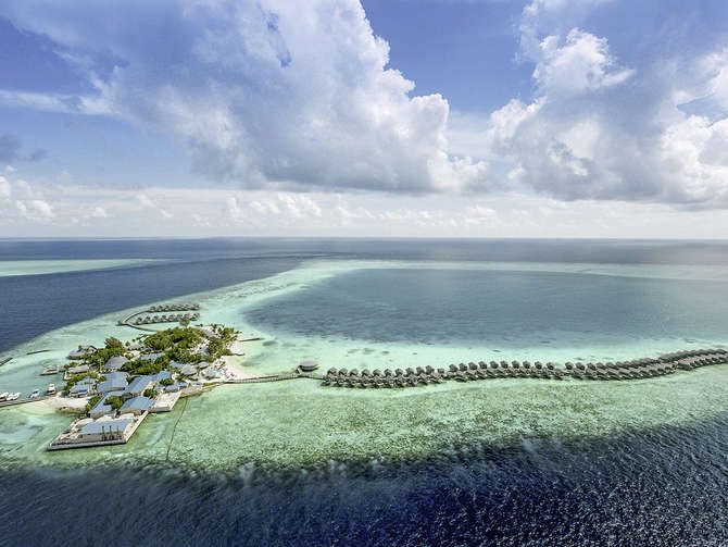 vakantie-naar-Centara Ras Fushi Resort Spa Maldives-april 2024