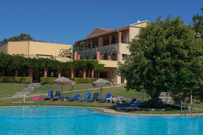 vakantie-naar-Century Resort Corfu-april 2024