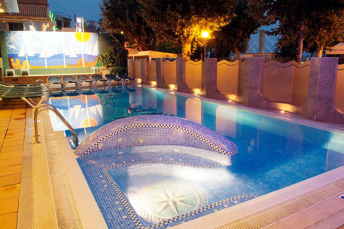 vakantie-naar-Checkin Garbi Hotel-mei 2025