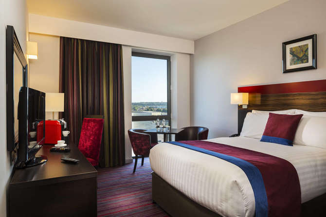 vakantie-naar-Clayton Hotel Cardiff-mei 2025
