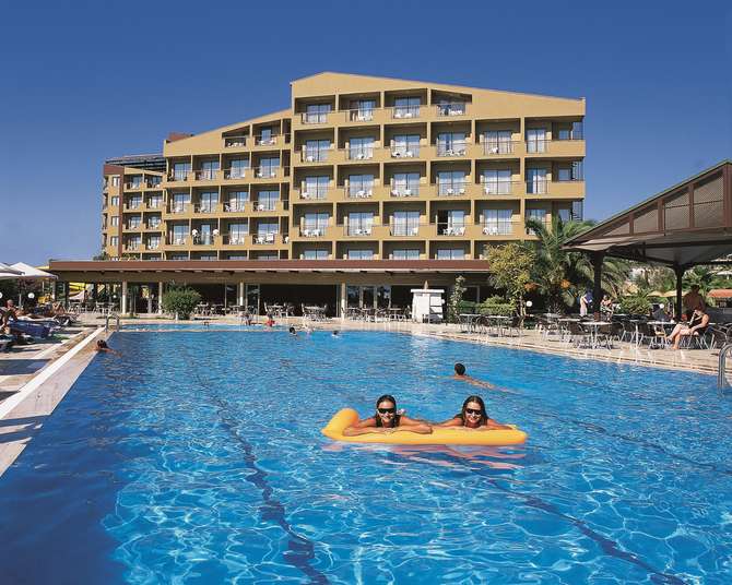 vakantie-naar-Club Hotel Falcon-mei 2025