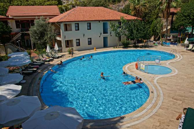 vakantie-naar-Club Hotel Meri-mei 2025