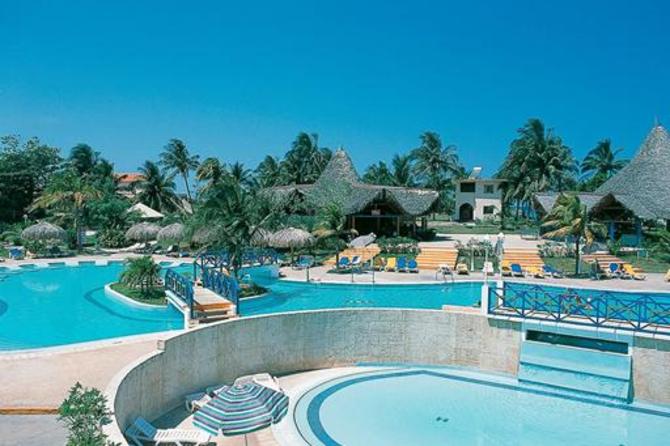 vakantie-naar-Club Kawama Hotel-mei 2025