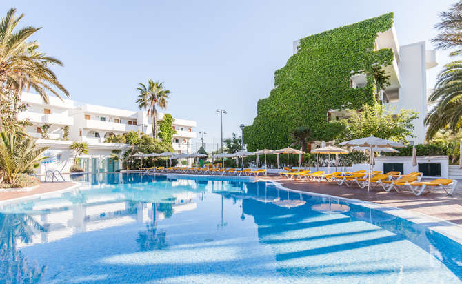 vakantie-naar-Club Marthas Aparthotel-mei 2025