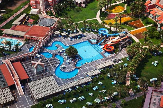 vakantie-naar-Club Mega Saray-mei 2025