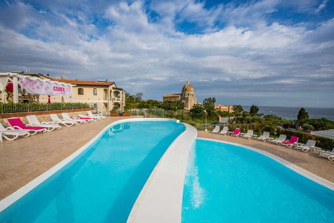 vakantie-naar-Cooee Michelizia Tropea Resort-mei 2025