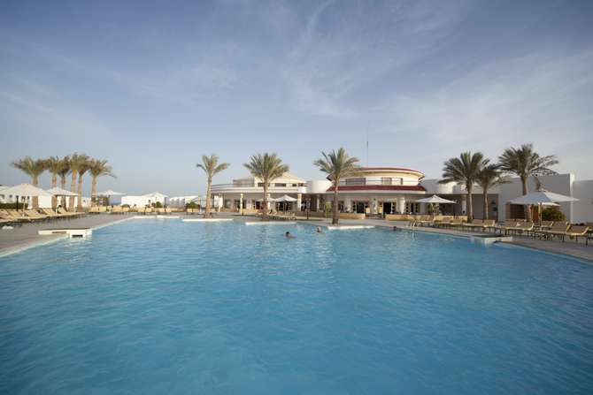 vakantie-naar-Coral Beach Resort Tiran-mei 2025