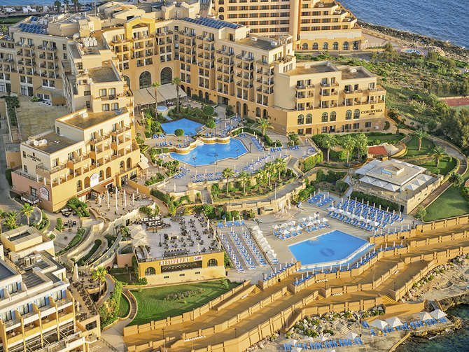 vakantie-naar-Corinthia Hotel St Georges Bay-juli 2025