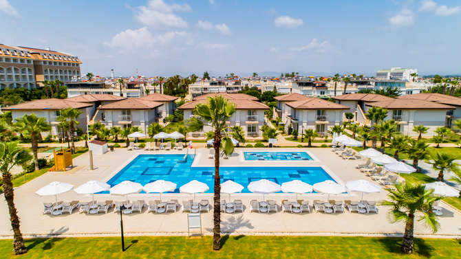 vakantie-naar-Crystal Boutique Beach Resort-mei 2025