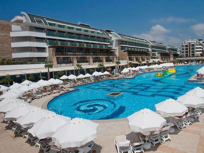 vakantie-naar-Crystal Waterworld Resort Spa-mei 2025