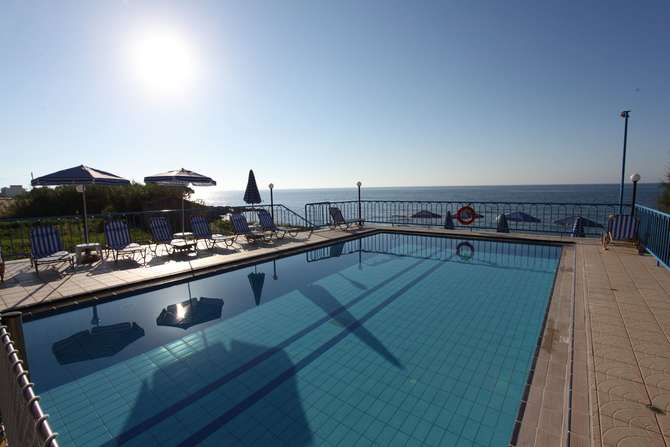 vakantie-naar-Danaos Beach Appartementen-mei 2025