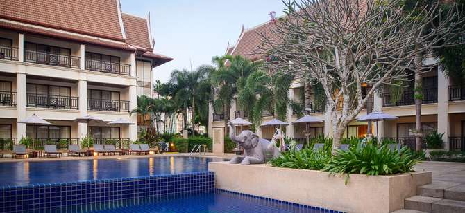 vakantie-naar-Deevana Patong Resort Spa-mei 2025