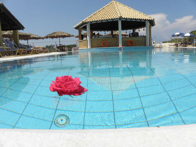 vakantie-naar-Del Mare Beach Hotel-mei 2025