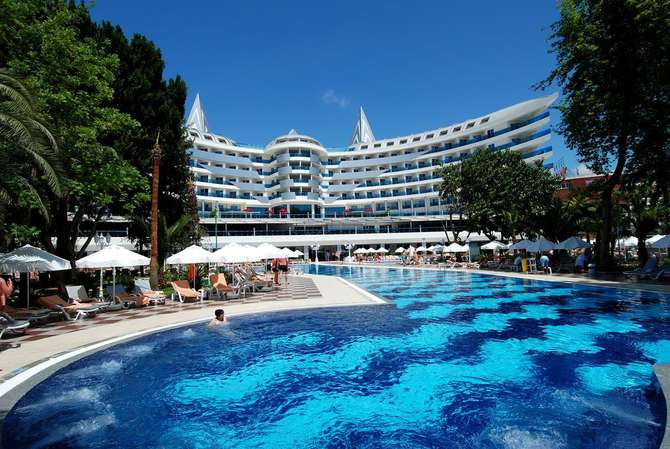 vakantie-naar-Delphin Botanik Platinum-mei 2025