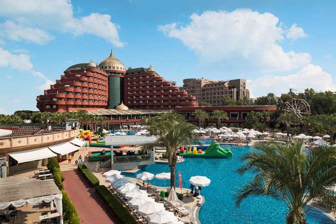 vakantie-naar-Delphin Palace Hotel-mei 2025