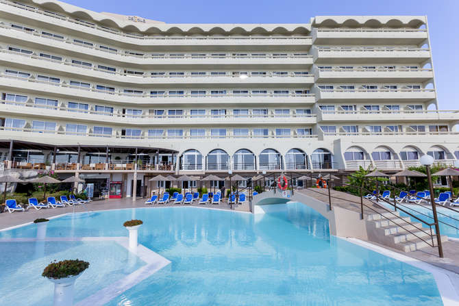 vakantie-naar-Dessole Olympos Beach Resort-mei 2025
