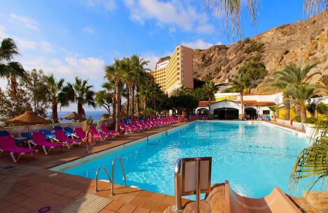 vakantie-naar-Diverhotel Aguadulce-mei 2025