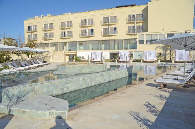 vakantie-naar-E Hotel Spa Resort-mei 2025