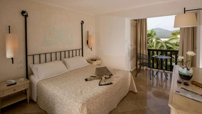 vakantie-naar-El Faro Hotel-mei 2025