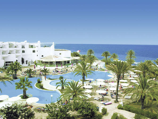 vakantie-naar-El Mouradi Skanes Beach-mei 2025