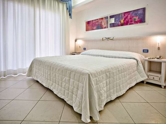 vakantie-naar-Elaia Garden Hotel-mei 2025