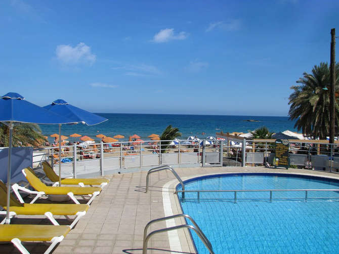 vakantie-naar-Eleni Beach-mei 2025