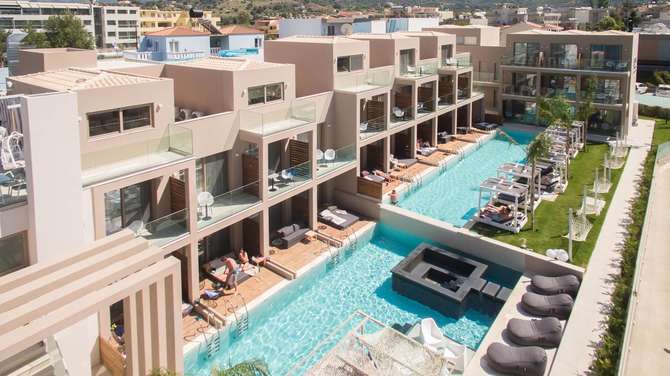 vakantie-naar-Epos Luxury Beach Hotel-april 2024