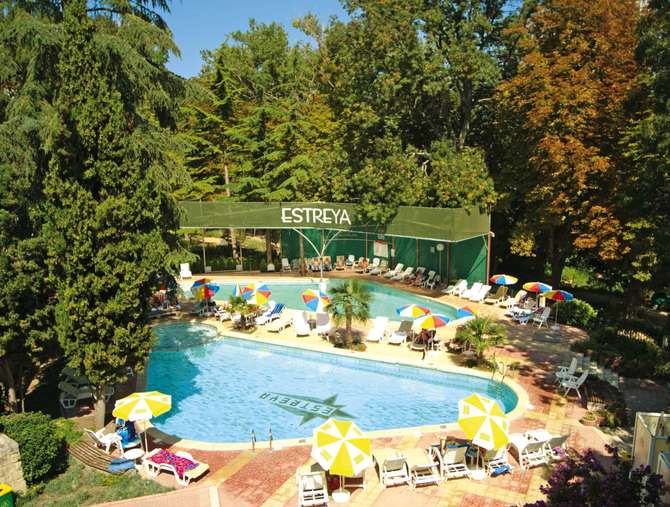 vakantie-naar-Estreya Palace Residence-mei 2025