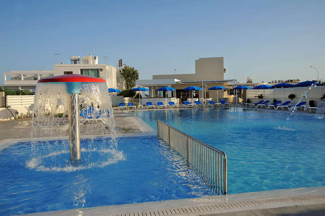 vakantie-naar-Euronapa Hotel Appartementen-mei 2025