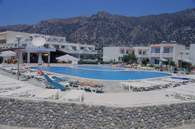 vakantie-naar-Evripides Village Beach Hotel-mei 2024