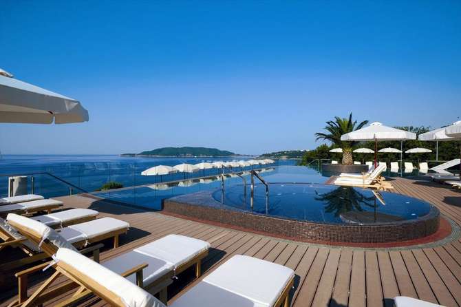 vakantie-naar-Falkensteiner Hotel Budva-mei 2025