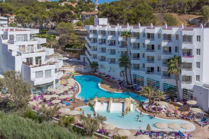 vakantie-naar-Fergus Style Cala Blanca Suites-mei 2025