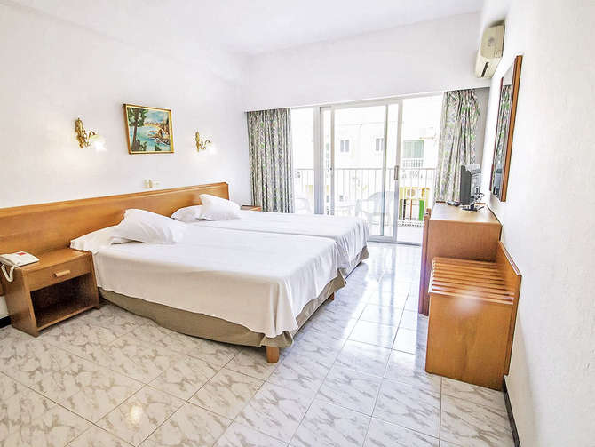 vakantie-naar-Gala Amic Hotel-mei 2025