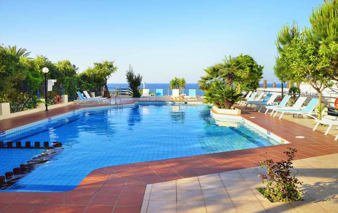 vakantie-naar-Golden Beach Hotel-mei 2025
