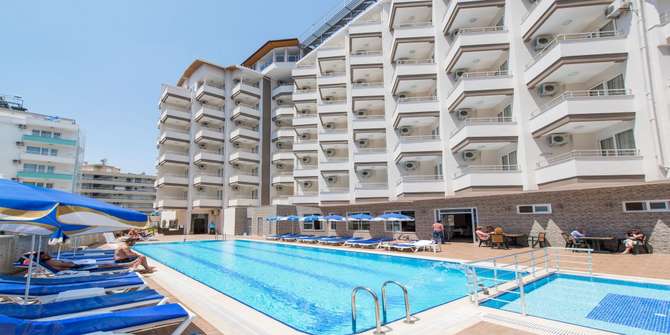 vakantie-naar-Grand Atilla Hotel-mei 2025