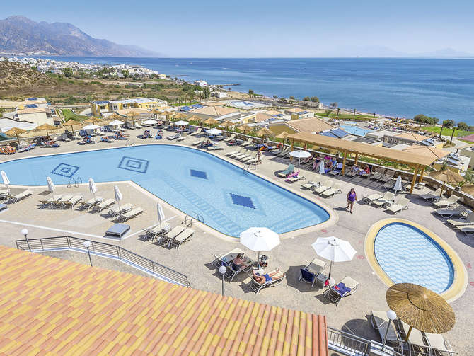 vakantie-naar-Grand Blue Beach Hotel-mei 2025
