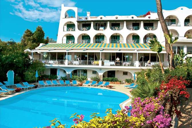 vakantie-naar-Grand Hotel Excelsior Terme-juni 2025