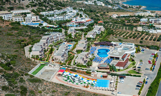 vakantie-naar-Grand Hotel Holiday Resort-mei 2025