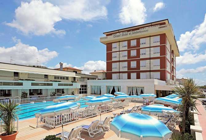 vakantie-naar-Grand Hotel Riviera-mei 2024
