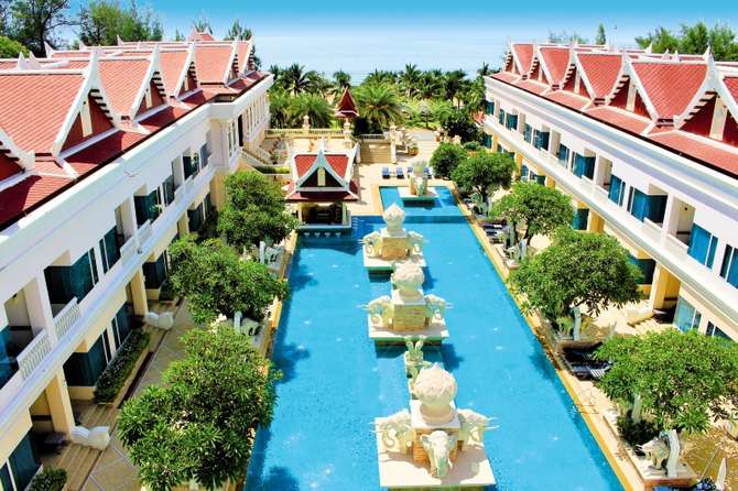 vakantie-naar-Grand Pacific Sovereign Resort Spa-december 2023