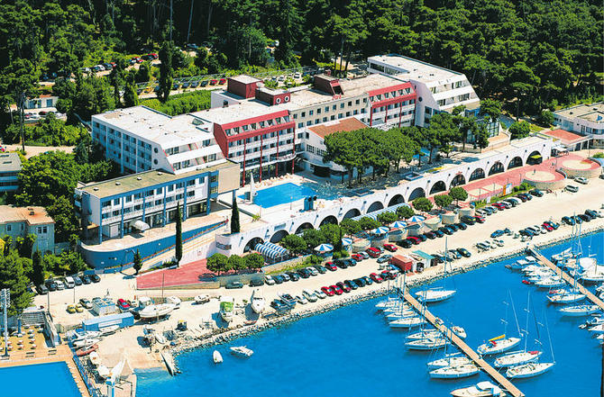 vakantie-naar-Grand Park Hotel-mei 2025