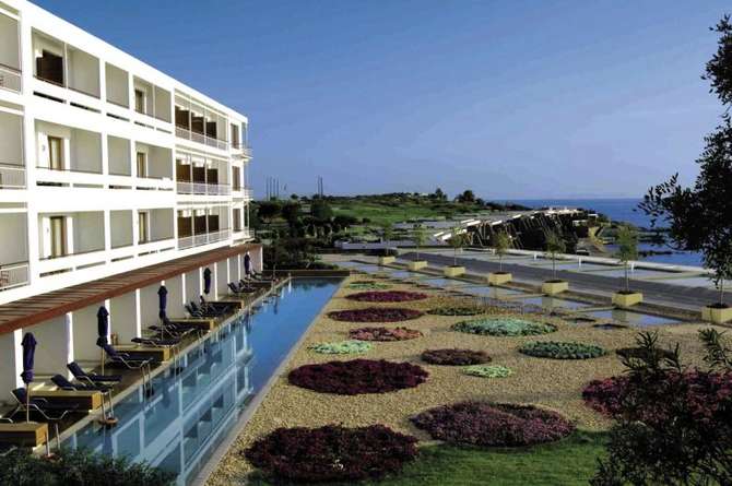 vakantie-naar-Grand Resort Lagonissi-mei 2025