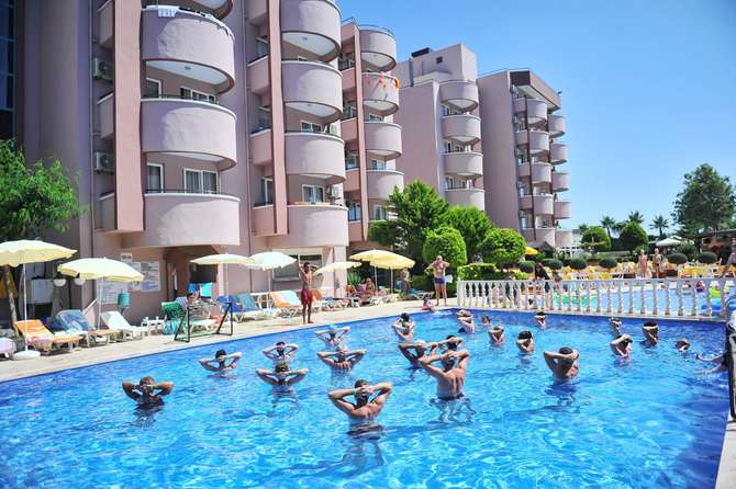 vakantie-naar-Grand Uysal Hotel-mei 2025