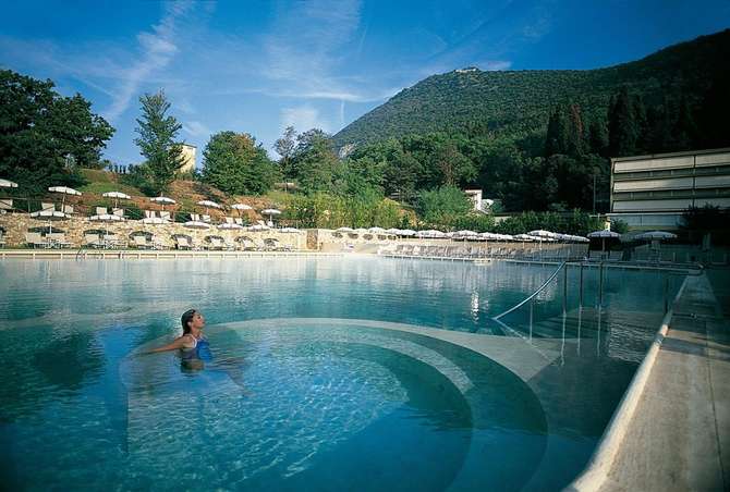 vakantie-naar-Grotta Giusti Natural Spa Resort-april 2024