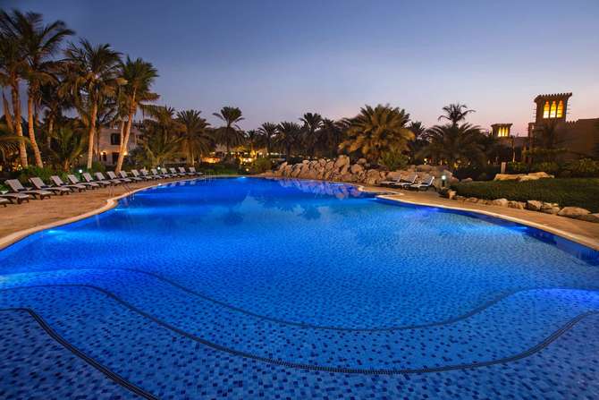 vakantie-naar-Hilton Al Hamra Beach Golf Resort-april 2024