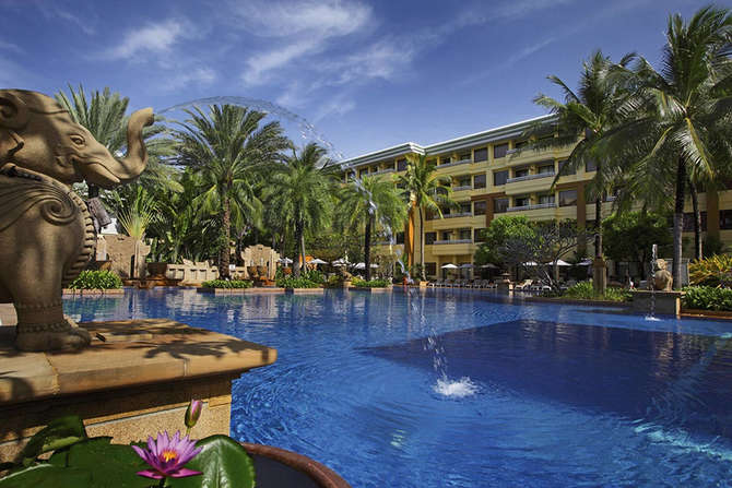 vakantie-naar-Holiday Inn Resort Phuket-april 2024