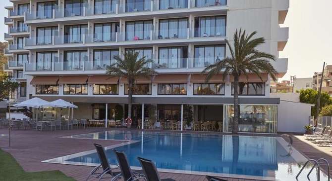 vakantie-naar-Hotel Abrat-juni 2025